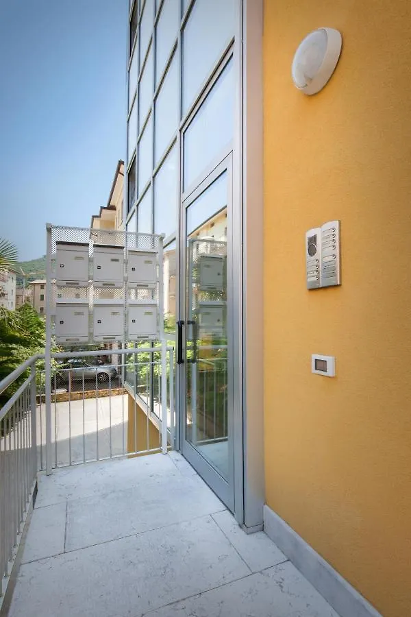 Apartamento La Rocca Suite Garda  Itália